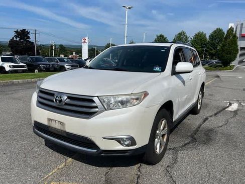 Used 2013 Toyota Highlander SE AWD/4WD image 1