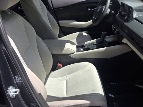 Used 2025 Honda Accord LX image 17