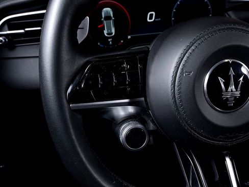 Used 2023 Maserati Grecale GT image 38