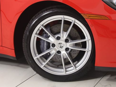 Used 2025 Porsche 911 Carrera RWD image 18