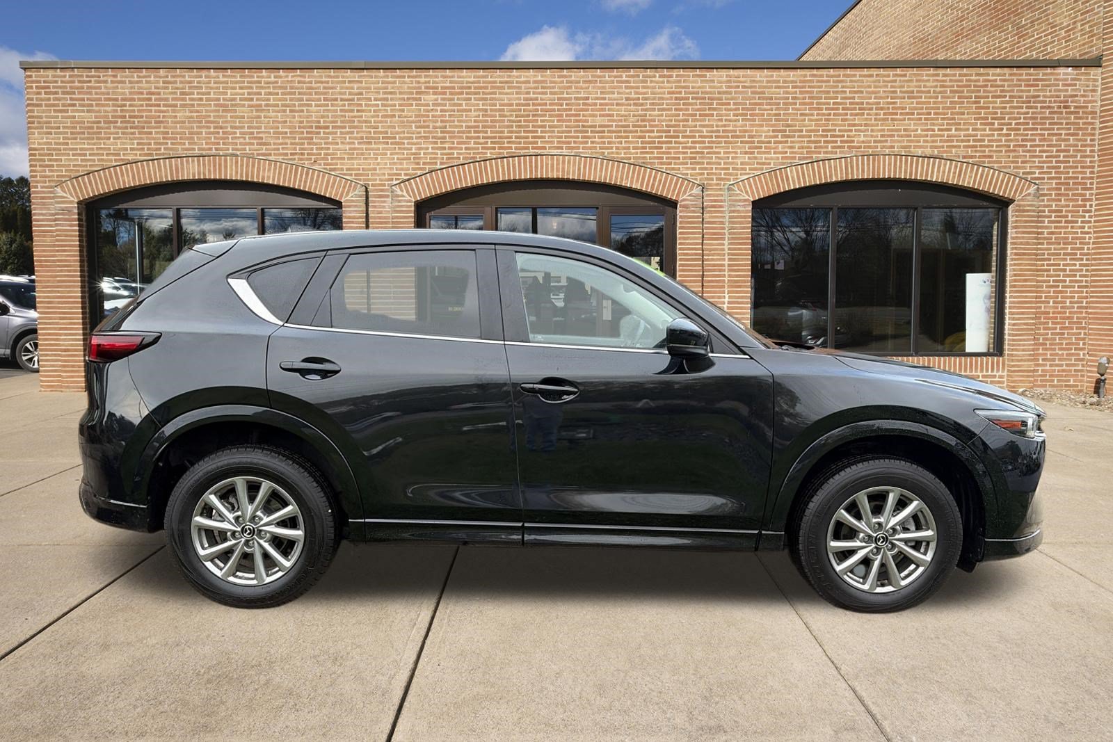Used 2025 MAZDA CX-5 AWD 2.5 S w/ Preferred Package image 2