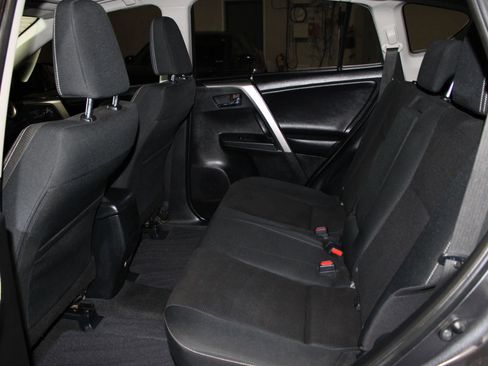 Used 2017 Toyota RAV4 XLE FWD image 25