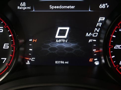 Used 2018 Dodge Charger SXT w/ Blacktop Package RWD image 16