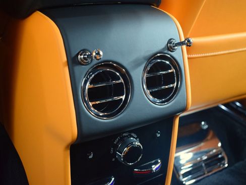 New 2026 Rolls-Royce Cullinan Black Badge image 21