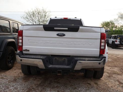 Used 2022 Ford F450 XLT w/ XLT Premium Package image 15