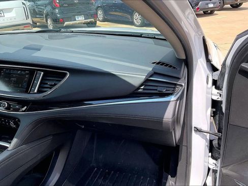 Used 2019 Buick Enclave Avenir w/ LPO, Cargo Package FWD image 15