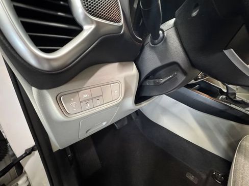 Used 2020 Kia Soul S FWD image 22