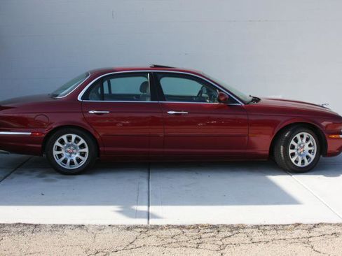 Used 2004 Jaguar XJ8 image 7