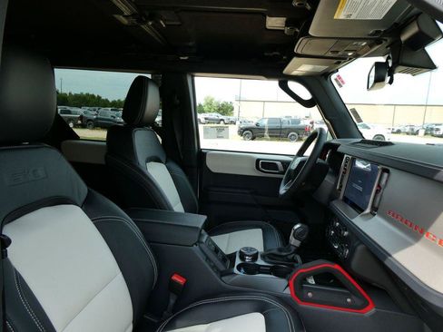 New 2026 Ford Bronco Outer Banks w/ Sasquatch Package AWD/4WD image 10