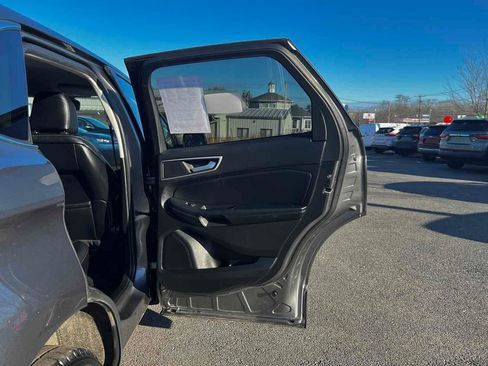 Used 2023 Ford Edge SEL image 24