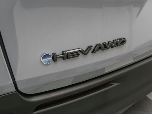 New 2026 Toyota Sienna XLE Woodland Edition AWD/4WD image 9