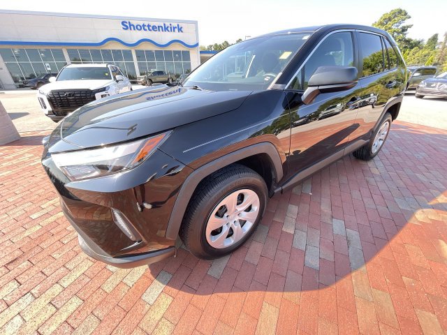 Used 2023 Toyota RAV4 LE FWD image 29