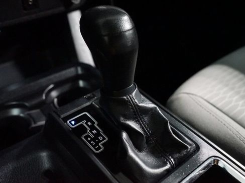 Used 2019 Toyota Tacoma SR w/ SR Convenience Package RWD image 20