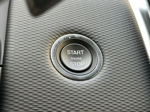 Certified 2025 Land Rover Discovery Sport Dynamic SE image 26