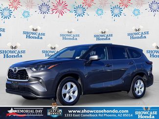 Used 2024 Toyota Highlander LE FWD video 1