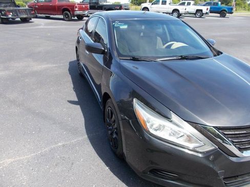 Used 2016 Nissan Altima 2.5 S w/ Power Driver Seat Package FWD image 10