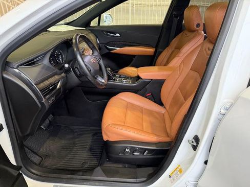 Used 2019 Cadillac XT4 Premium Luxury image 16