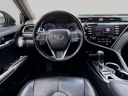 Used 2018 Toyota Camry XLE w/ Audio Package FWD image 5