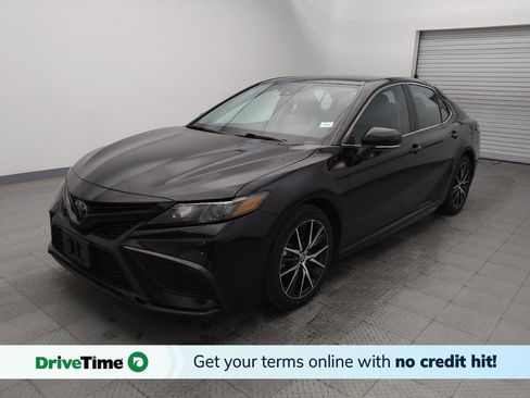 Used 2023 Toyota Camry SE image 1