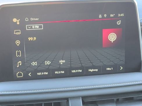 Used 2023 GMC Yukon XL SLT image 8