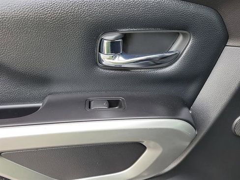 Used 2017 Nissan Titan SL w/ Texas Titan Edition image 10