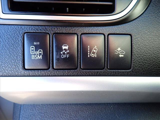 Used 2015 Toyota Camry XSE w/ Advanced Technology Package FWD image 12