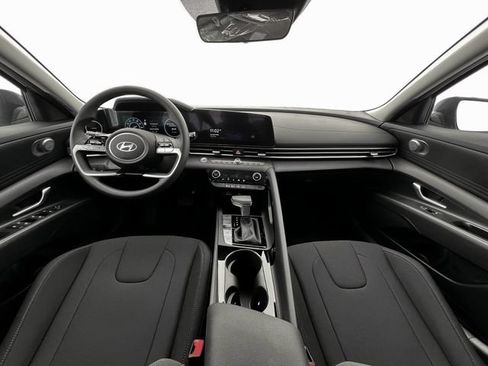 New 2025 Hyundai Elantra Hybrid FWD image 13