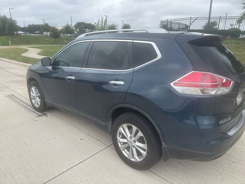Used 2016 Nissan Rogue SV w/ SV Premium Package FWD image 3