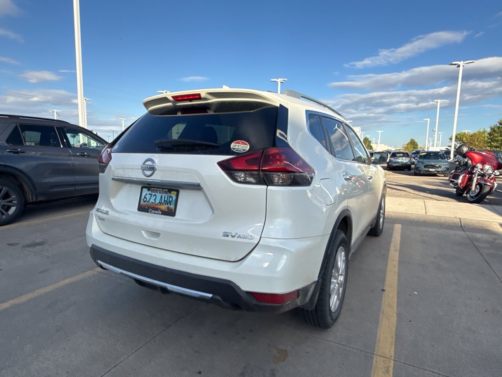Used 2019 Nissan Rogue SV AWD/4WD image 3