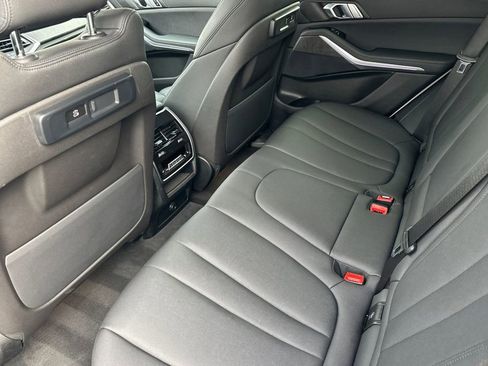 Used 2022 BMW X5 xDrive45e w/ Climate Comfort Package image 12