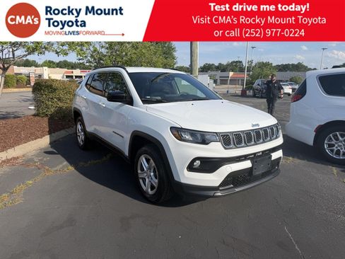 Used 2023 Jeep Compass Latitude AWD/4WD image 1