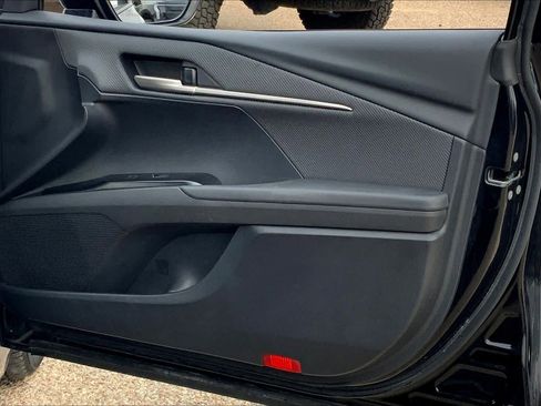 Used 2025 Toyota Camry SE image 22