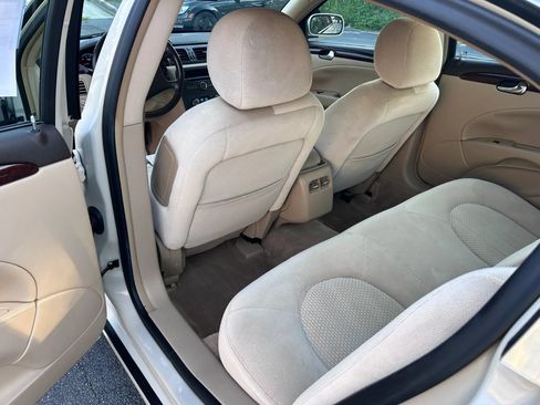 Used 2011 Buick Lucerne CX FWD image 26