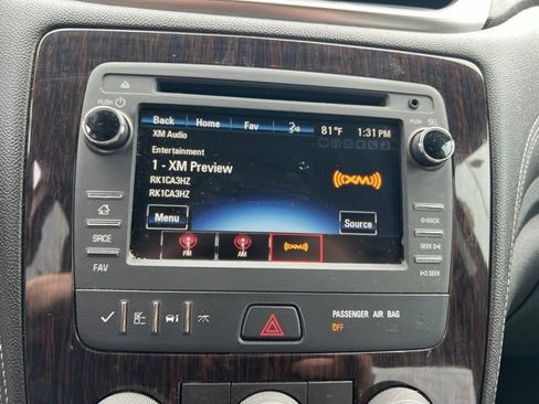 Used 2016 Chevrolet Traverse LT w/ Style and Technology Package FWD image 16