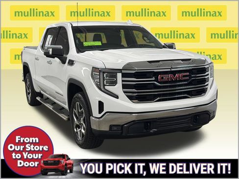 Used 2023 GMC Sierra 1500 SLT AWD/4WD image 2