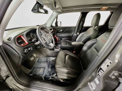 Used 2023 Jeep Renegade Trailhawk w/ Sun/Sound Group AWD/4WD image 20
