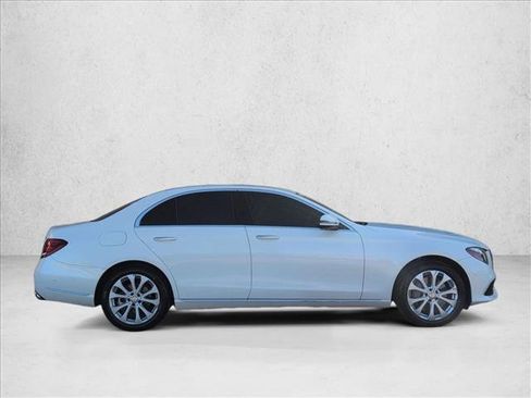 Used 2017 Mercedes-Benz E 300 E 300 Luxury image 4