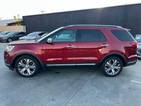 Used 2018 Ford Explorer Platinum image 4