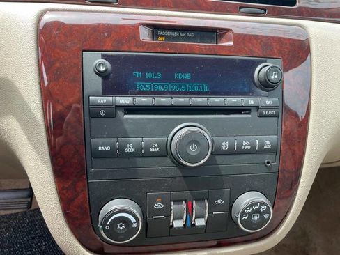Used 2009 Chevrolet Impala LTZ FWD image 35