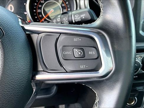 Used 2020 Jeep Wrangler Unlimited Sahara image 19