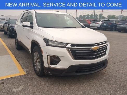 Used 2023 Chevrolet Traverse LT FWD image 9