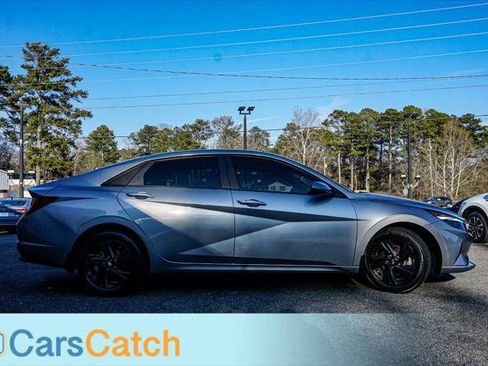 Used 2022 Hyundai Elantra SEL image 2