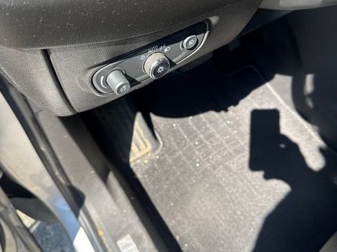 Used 2021 Chevrolet Equinox Premier AWD/4WD image 18