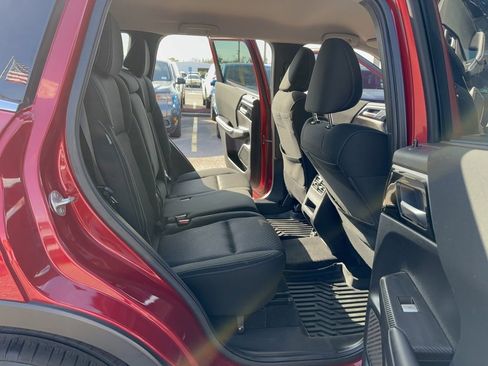 Used 2022 Mitsubishi Outlander ES image 14