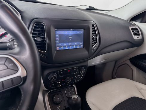 Used 2017 Jeep Compass Latitude w/ Popular Equipment Group AWD/4WD image 15