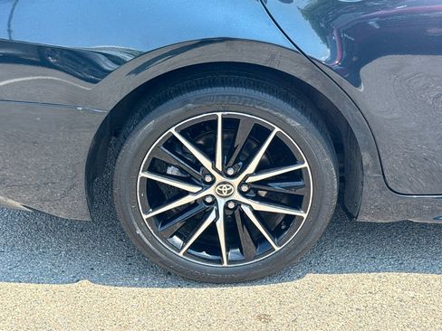 Used 2021 Toyota Camry SE w/ Cold Weather Package FWD image 41