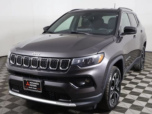 Used 2023 Jeep Compass Limited AWD/4WD image 9