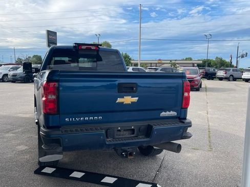 Used 2019 Chevrolet Silverado 2500 High Country w/ Duramax Plus Package AWD/4WD image 4