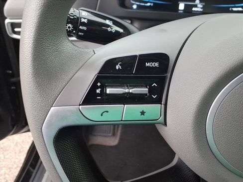 Used 2025 Hyundai Elantra SE FWD image 23