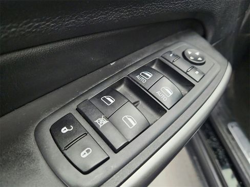 Used 2020 Jeep Cherokee Limited image 18